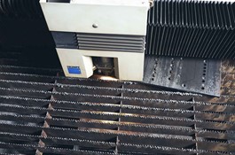 Cutting workpieces in black steel, stainless steel or aluminium