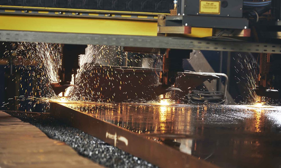 Flame-cut and plasma-cut items in thicknesses of up to 200 mm