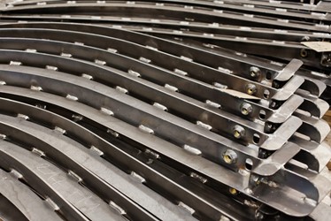Structures and modules in steel