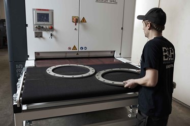 Grinding of stainless steel items