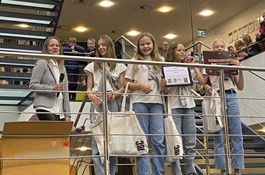 BSB Industry awarded the student prize and a check for DKK 1,000 to the classroom fund