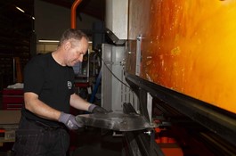 Jens Thomsen bends constructions in black steel, stainless steel, aluminum and aluminum doors