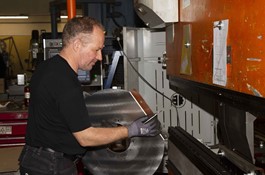 Jens Thomsen bends constructions in black steel