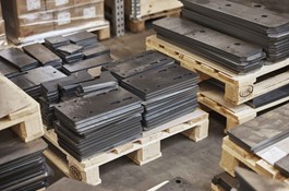 Cutting of items with a short delivery time