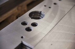 Cutting of workpieces in state-of-the-art machinery