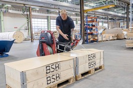 Rafael Kropp Wojtczak uses an automatic tape machine